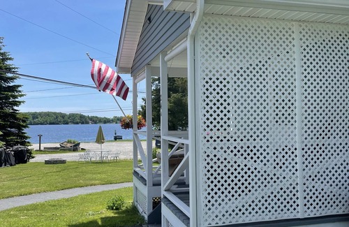 Aldenville Apartamento | Cozy lake front unit close to Honesdale, Elk Mountain, Scranton & much more!