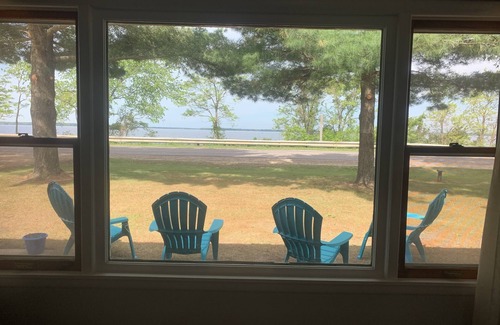 Friendship Casa | Cozy Lake View Getaway