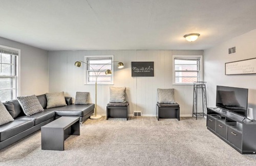 Glendale Casa | Cozy Milwaukee Home 3 Mi to Whitefish Bay!