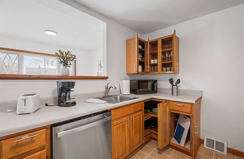 Natrona Heights Casa | Cozy&Modern 2Bdr House Natrona