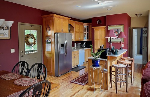 Unaka Cabina | Cozy Mountain Retreat in Bear Paw Resort! Location, Location, Location!