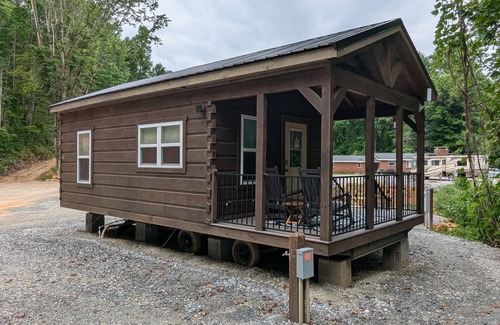 Bryson City Cabina | Cozy Nantahala Tiny Home Retreat Near Nantahala and Bryson City
