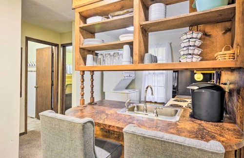 Nevada Casa | Cozy Nevada Townhome < 1 Mi to Cottey College