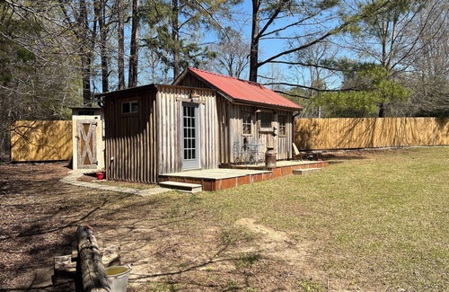 Greenwood Cabina | Cozy Off Grid Cabin w/pond for fishing.