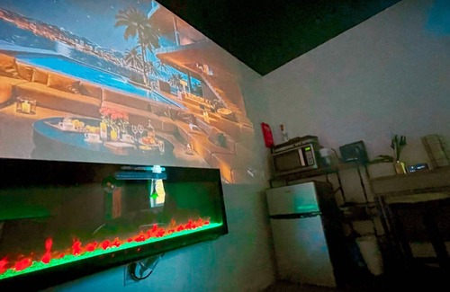 Landover Apartamento | Cozy Private King Suite & Patio Wash Driveway walk 2 Stadium