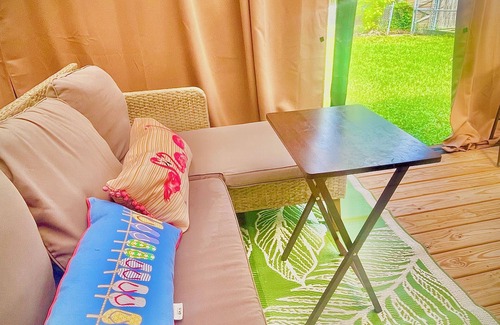 Landover Apartamento | Cozy Private King Suite & Patio Wash Driveway walk 2 Stadium