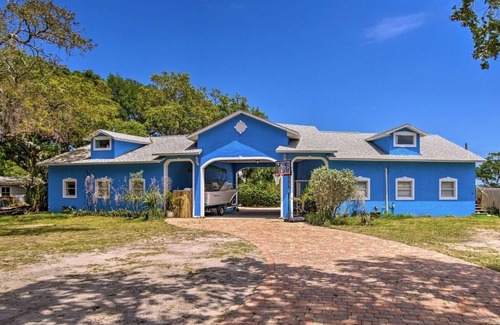 Tropic Villa | Cozy private villa river views & dock