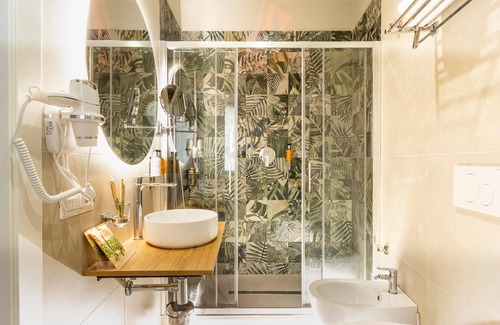 Tuscolano Apartamento | Cozy Quadruple Room in an Elegant Apartment near Colli Albani