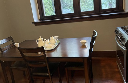 Grand Rapids Apartamento | Cozy retreat ! Spacious family friendly 10 minutes away from downtown