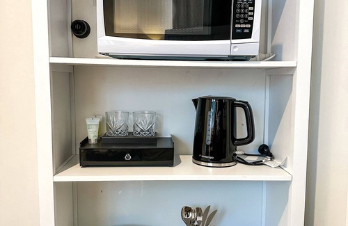 Forest Lake Casa | Cozy room with private bathroom