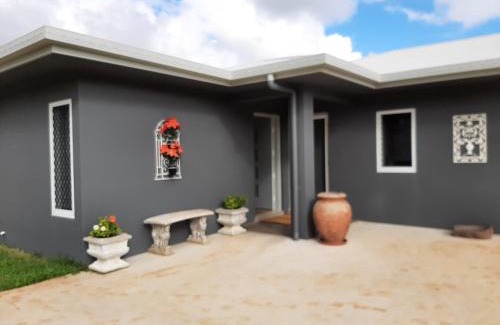 Atherton Casa | Cozy Room with Separate Entrance and Ensuit Bathroom