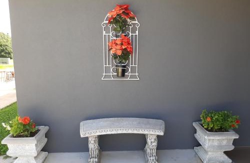 Atherton Casa | Cozy Room with Separate Entrance and Ensuit Bathroom