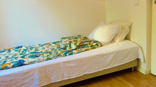 Eslov Casa | Cozy room with two single bed in near by Eslöv station