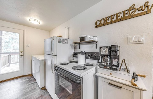 Ruidoso Cabaña | Cozy Ruidoso Cabin Rental w/ Private Hot Tub!