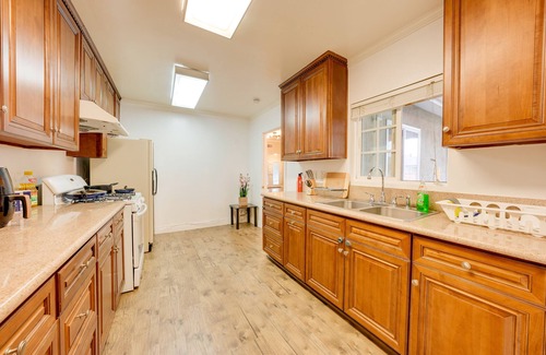 West Covina Casa | Cozy, spacious 4B4B house with high-speed internet near Disney