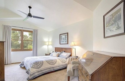 Fort Collins Casa | Cozy, spacious and centrally located family home, across from Golf Course