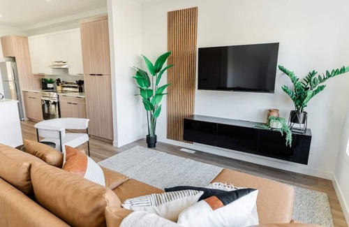 Winnipeg Casa | *Cozy & Spacious | Free Parking | 15 min Downtown*