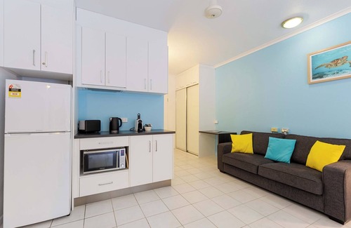 Port Douglas Apartamento | Cozy studio in gorgeous Port Douglas with WiFi, fitness room, AC