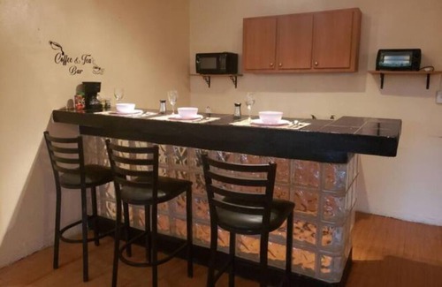 Daguey Apartamento | Cozy studio near rest,malls,beaches, attractions, plenty of secure parking.