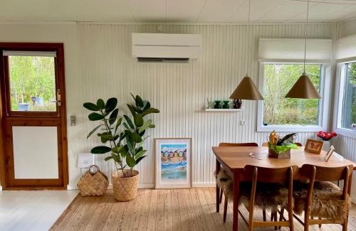 Vejby Casa | Cozy summer cottage with orangery close to Heatherhill and Beach