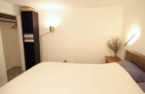 Grandview-Woodland Casa | Cozy Sunrise Suite in hip East Van neighbourhood