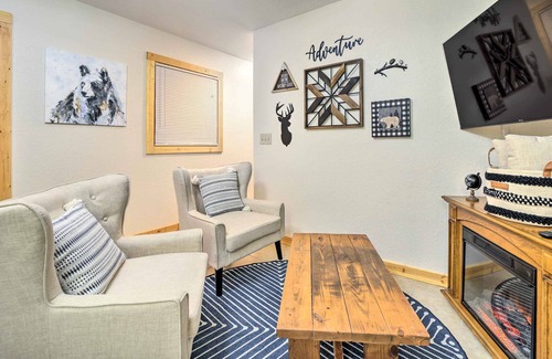 Sylva Cabina | Cozy Sylva Guesthouse w/ Deck + Mtn Views!