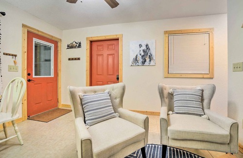 Sylva Cabina | Cozy Sylva Guesthouse w/ Deck + Mtn Views!