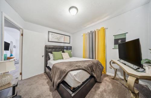 Cleveland Casa | Cozy two bedroom one bath