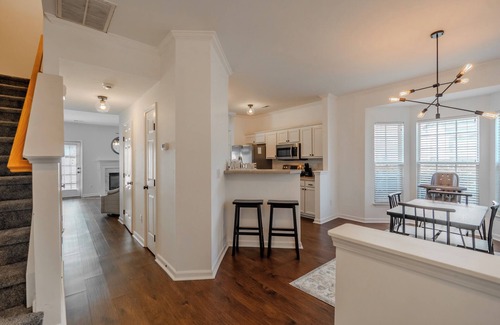 Greer Casa | Cozy, Updated 2BR/2.5BA End-Unit Townhome, Greer SC
