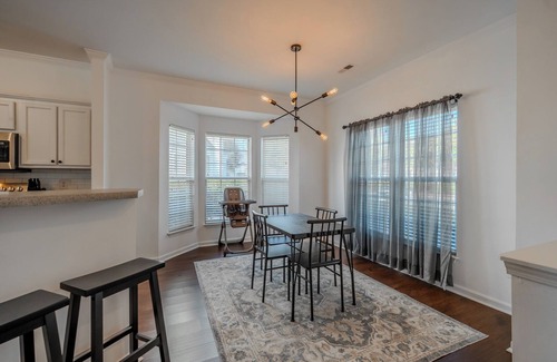 Greer Casa | Cozy, Updated 2BR/2.5BA End-Unit Townhome, Greer SC