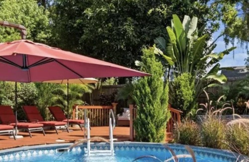 Lake Eola Heights Casa | Cozy, Updated Orlando Home In Historical Lake Eola minutes from Orlando Center.