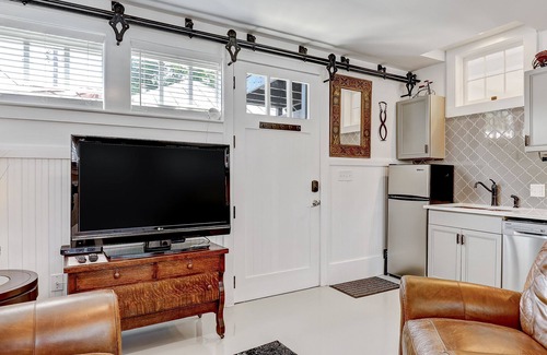 Thomas Square Apartamento | Cozy Victorian District Carriage House
