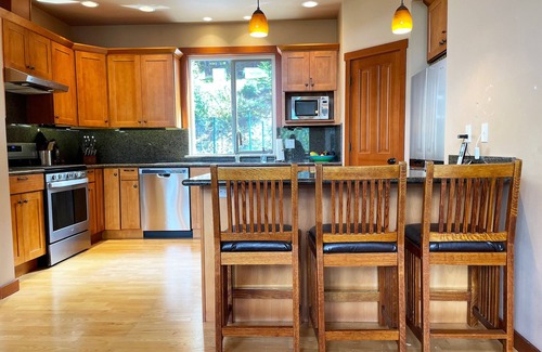 Cle Elum Cabina | Cozy Views Hot Tub Pickleball 6 acres