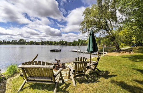 Wautoma Cabaña | Acogedora casa de Wautoma con barcos y muelle en el lago Bughs.
