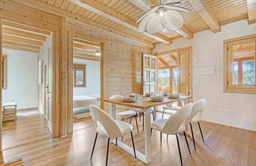 Torrelodones Villa | Cozy wood cabin, Casino, Pool, 25 min to Madrid Center