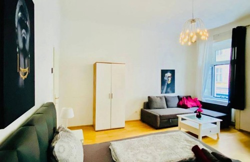 Ottakring Apartamento | Cozy2BR Apt for 6P, 10-Min Transport to Stadthalle