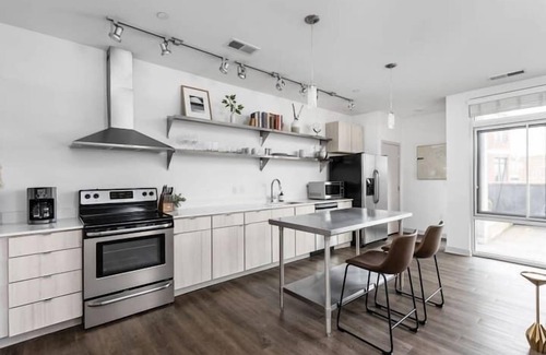 Downtown Indianapolis Apartamento | CozySuites at Bottleworks District