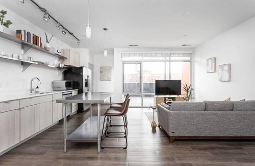 Downtown Indianapolis Apartamento | CozySuites at Bottleworks District