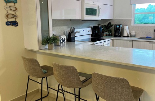 Rio Grande Condominio | Crab Shack Condo at the Beach! Newly renovated! Beachfront with pool!