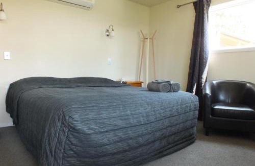 Saint Albans Hotel | Cranford Cottages and Motel