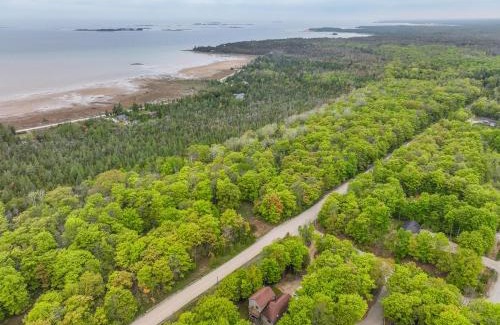 South Bruce Peninsula Casa | Creek Side Cozy & Serene Cottage Home