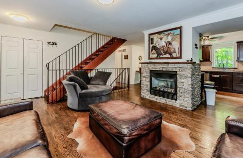 South Bruce Peninsula Casa | Creek Side Cozy & Serene Cottage Home