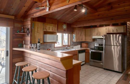 East Kootenay Casa | Creekside Cabin