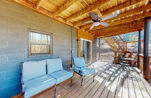 Blairsville Casa | Creekside Cottage
