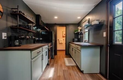 Branchport Cabina | Creekside Hideaway Cabin