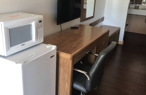 Kelseyville Hotel | Creekside Lodge