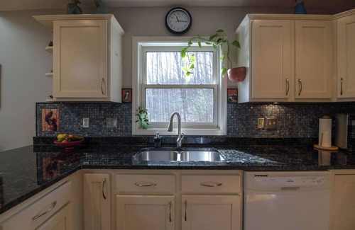 Asheville Cabina | Creekside Mountain by AvantStay | Private Sauna