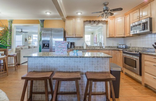 Tybee Island Casa | Creekside Paradise - pool, kayaks, bikes, hot tub, dock