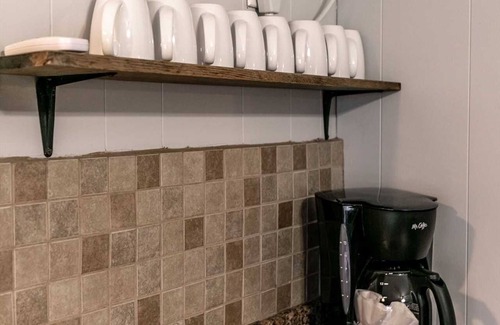 Jenkins Cabina | Crest View Cabin - Bring Your Boat, Enjoy The Swim Dock, Kayaks, Pool, and Views! | 9