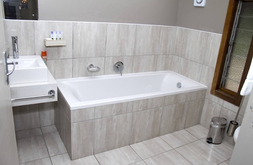 Francistown Hotel | Cresta Marang Gardens